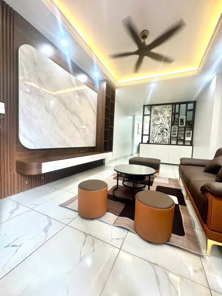 BÁN NHÀ ĐẸP NGỌC THỤY – FULL CÔNG NĂNG – Ở NGAY – 45M2 CHỈ 9,2 TỶ